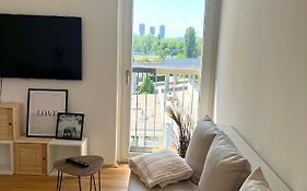 Donaublick Oasis: Stylische Wohnung